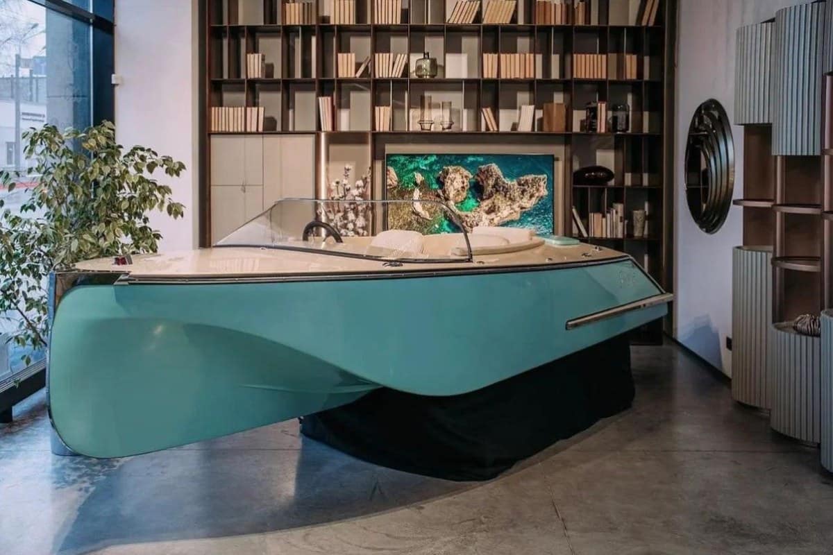 Biancore Riviera палитрасындагы Privé Edition One катери.